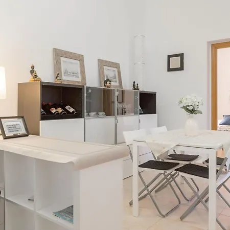 Sol Apartment *